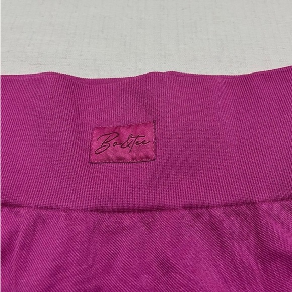 Bo+Tee (Oh Polly) XS fuschia take action shorts - Picture 2 of 6